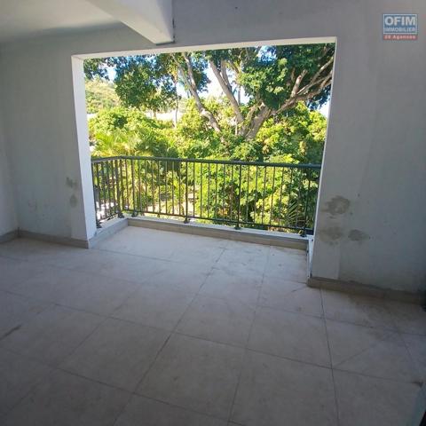 A VENDRE Appartement F4 NEUF- A 2 MN DE LA PLAGE- CENTRE VILLE DE SAINT-LEU