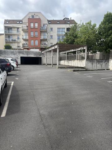 À louer : 2 places de parking dans résidence fermée