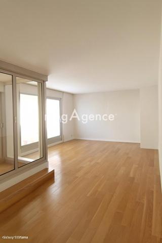 Appartement à PARIS 17E ARRONDISSEMENT, 75017 - 2 pièces 62m²
