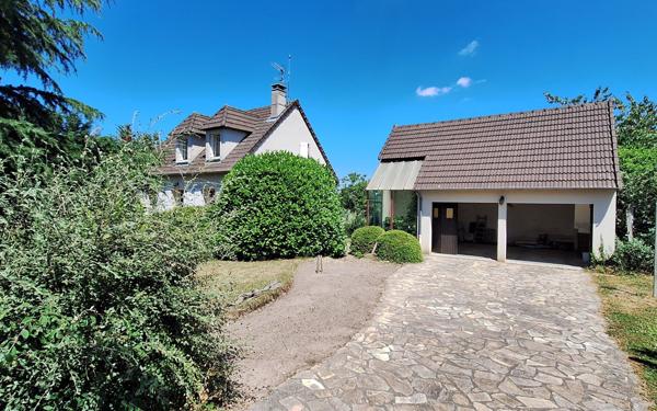 Maison à vendre    6 pièces •  Néris-les-Bains