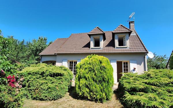 Maison à vendre    6 pièces •  Néris-les-Bains