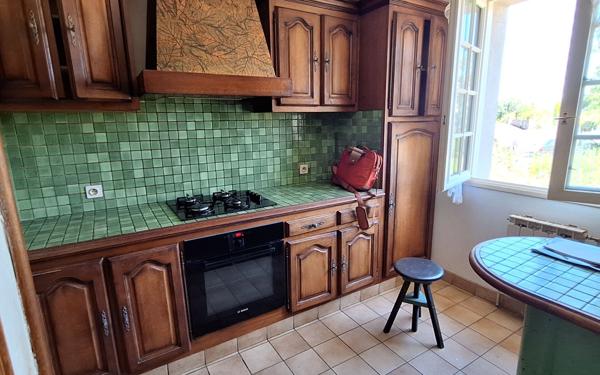 Maison à vendre    6 pièces •  Néris-les-Bains