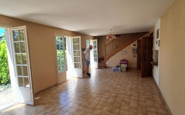 Maison à vendre    6 pièces •  Néris-les-Bains