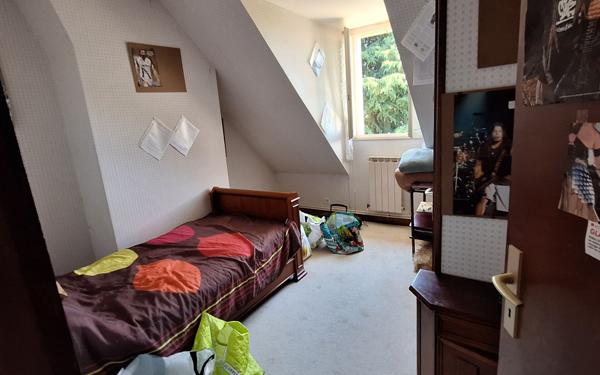 Maison à vendre    6 pièces •  Néris-les-Bains