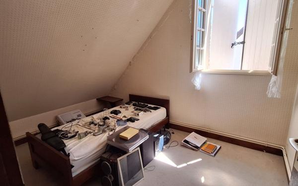 Maison à vendre    6 pièces •  Néris-les-Bains