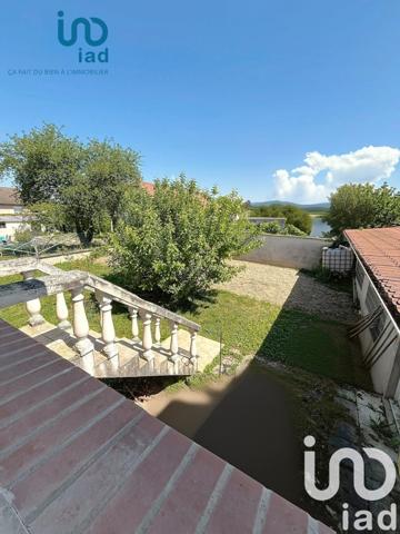 Maison de village 5 pièces de 146 m² à Saint-Martin-sur-le-Pré (51520)