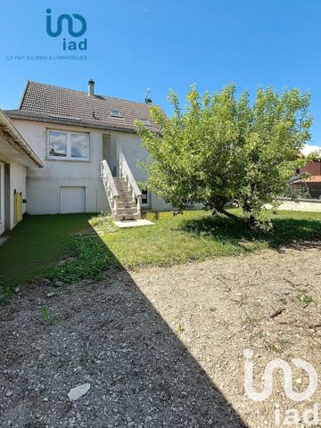 Maison de village 5 pièces de 146 m² à Saint-Martin-sur-le-Pré (51520)