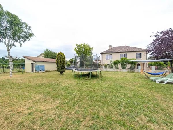 Vente                                                      Maison
                        
                                         99 m2                     à Civaux