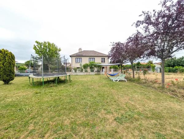 Vente                                                      Maison
                        
                                         99 m2                     à Civaux