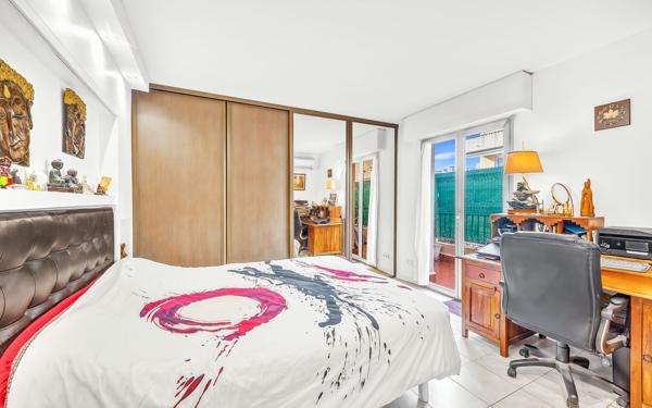 Appartement à vendre    4 pièces • 92,37 m2 Saint-Laurent-du-Var