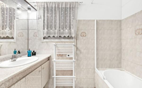 Appartement à vendre    4 pièces • 92,37 m2 Saint-Laurent-du-Var