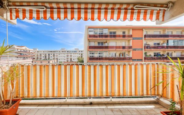 Appartement à vendre    4 pièces • 92,37 m2 Saint-Laurent-du-Var