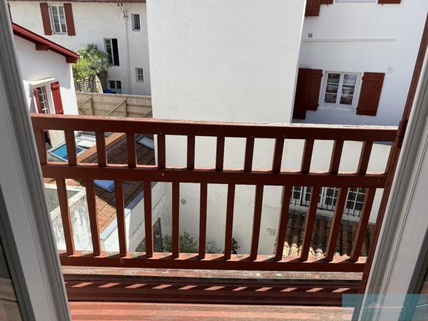 Appartement
                                                                                                                                                                                                                                                                                                                        3 pièce(s)                                                                                                                                                                                                          2 chambre(s)                                                                                                                                                                                                          74  m²