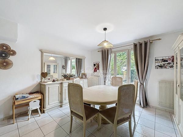 MAISON DE RESIDENCE 4 CHAMBRES GARAGE JARDIN