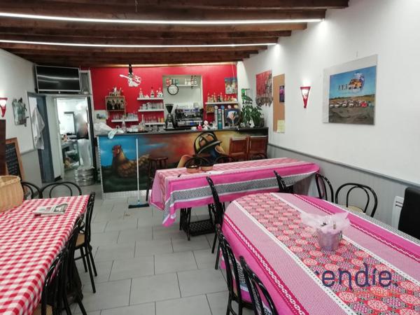 IMMEUBLE DE RAPPORT! PLEIN CENTRE VILLE :BAR ET RESTAURANT AVEC LOCATAIRE OCCUPANT!!