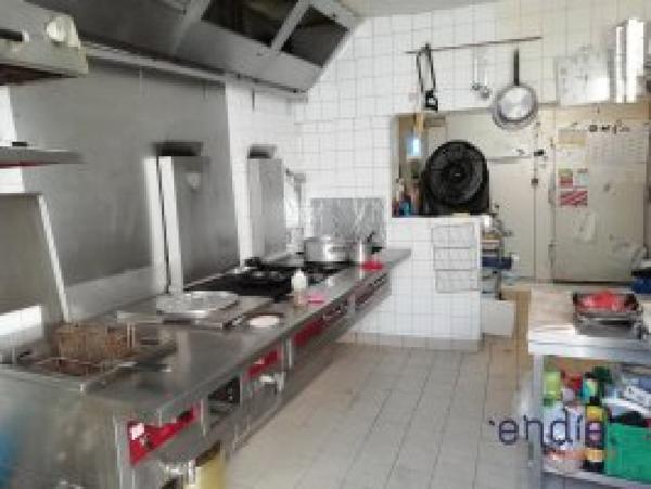 IMMEUBLE DE RAPPORT! PLEIN CENTRE VILLE :BAR ET RESTAURANT AVEC LOCATAIRE OCCUPANT!!