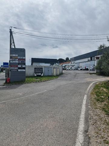 LOCAL PROFESSIONNEL SOLLIES VILLE 134 M²