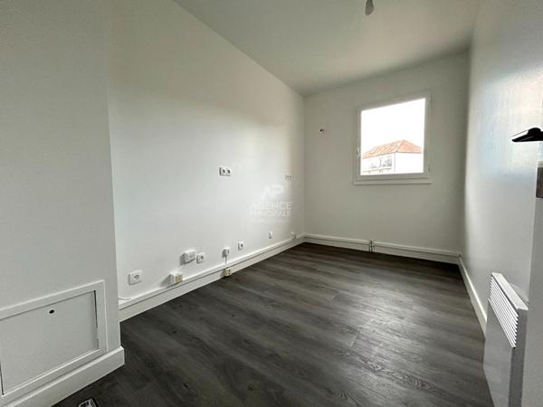Appartement 3 pièce(s) 69 m2 POISSY 336 900 € **  - Référence  9014
