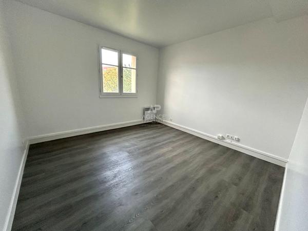 Appartement 3 pièce(s) 69 m2 POISSY 336 900 € **  - Référence  9014