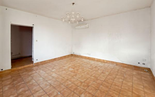 Maison à vendre    6 pièces •  Vias