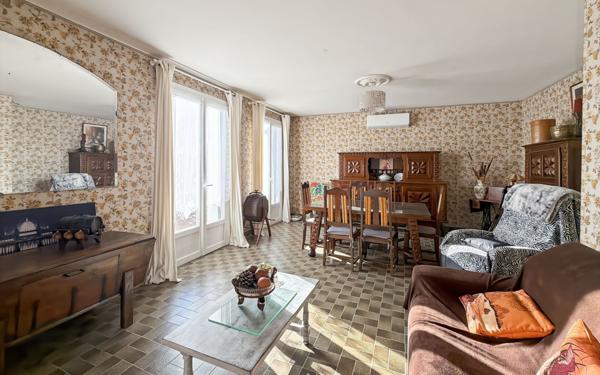 Maison à vendre    6 pièces •  Vias