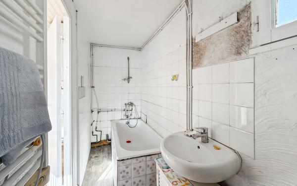 Maison à vendre    6 pièces •  Vias