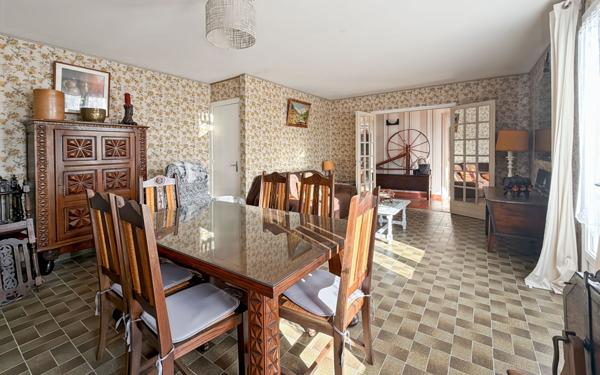 Maison à vendre    6 pièces •  Vias