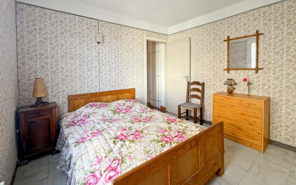 Maison à vendre    6 pièces •  Vias