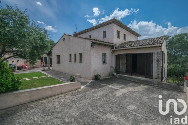 Maison 4 pièces de 150 m² à La Roquette-sur-Siagne (06550)