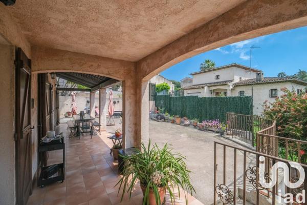 Maison 4 pièces de 150 m² à La Roquette-sur-Siagne (06550)