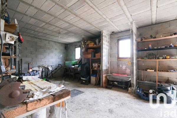 Maison 4 pièces de 150 m² à La Roquette-sur-Siagne (06550)