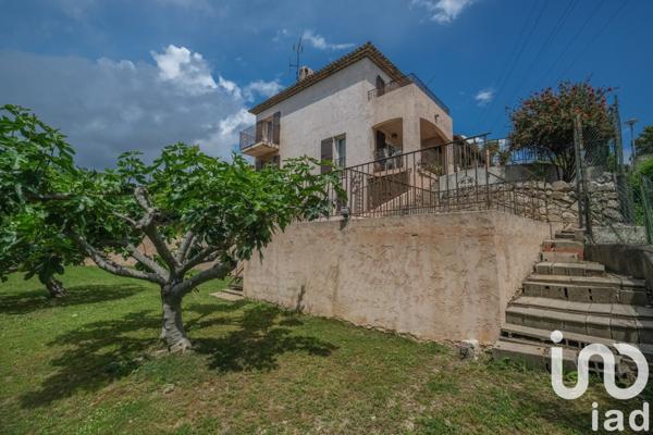 Maison 4 pièces de 150 m² à La Roquette-sur-Siagne (06550)