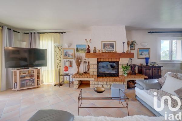 Maison 4 pièces de 150 m² à La Roquette-sur-Siagne (06550)