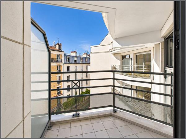 2 pièces avec balcon au 5e avec ascenseur