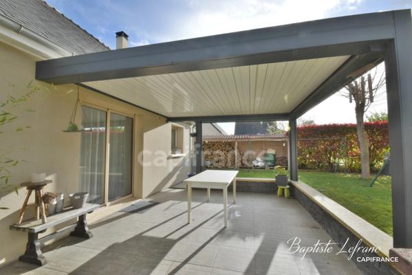 Maison familiale de plain-pied - 6 pièces - 106 m² à JARZÉ