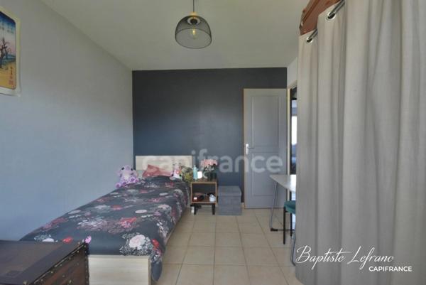 Maison familiale de plain-pied - 6 pièces - 106 m² à JARZÉ