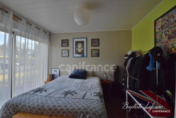 Maison familiale de plain-pied - 6 pièces - 106 m² à JARZÉ