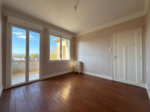 Appartement 3 chambres à Laval - 2 balcons - Grenier - Garage