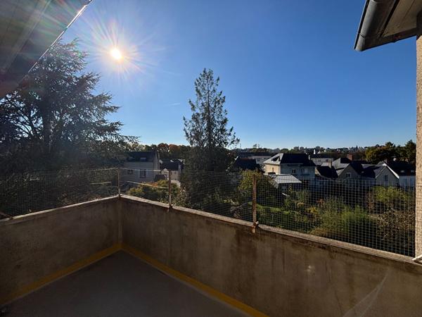 Appartement 3 chambres à Laval - 2 balcons - Grenier - Garage