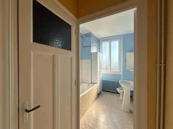 Appartement 3 chambres à Laval - 2 balcons - Grenier - Garage