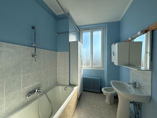 Appartement 3 chambres à Laval - 2 balcons - Grenier - Garage