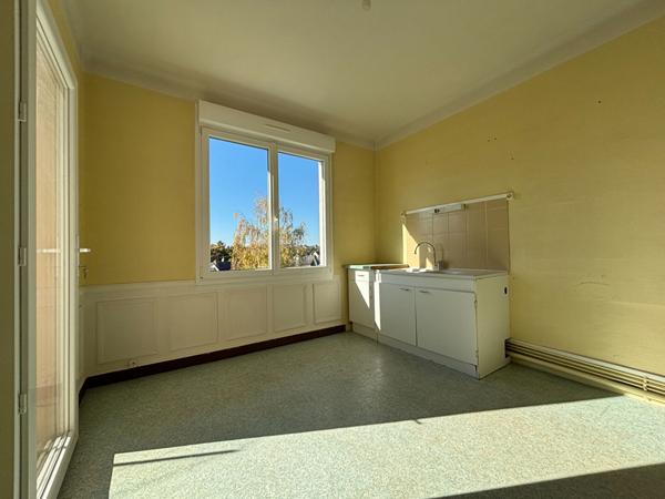 Appartement 3 chambres à Laval - 2 balcons - Grenier - Garage