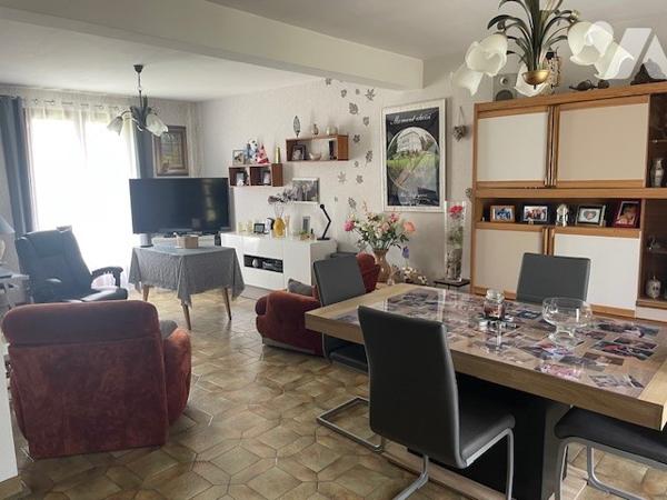 Maison d'habitation deux chambres sur une parcelle de 2143 m²