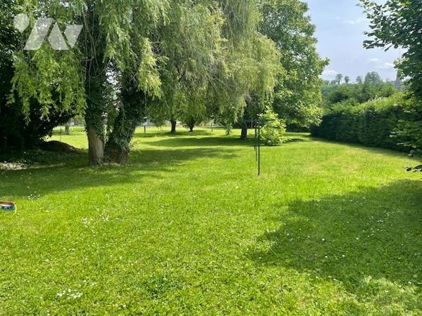 Maison d'habitation deux chambres sur une parcelle de 2143 m²