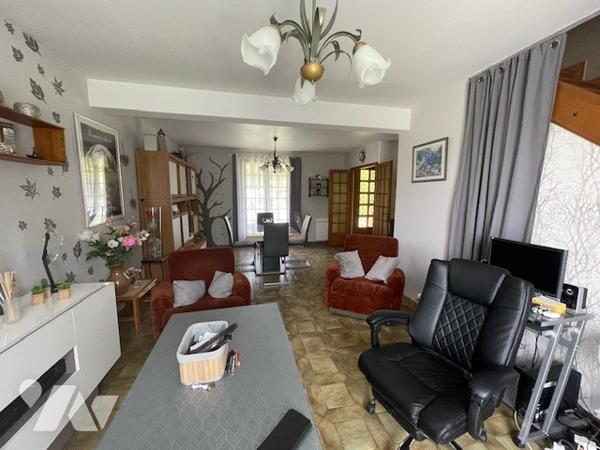 Maison d'habitation deux chambres sur une parcelle de 2143 m²