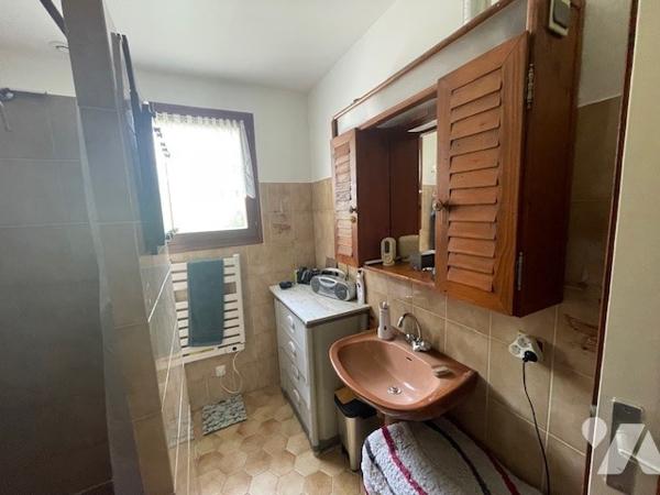 Maison d'habitation deux chambres sur une parcelle de 2143 m²