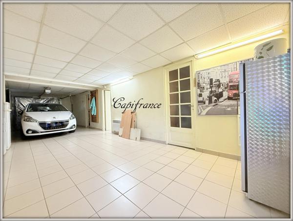 Maison non mitoyenne à vendre 5 pièces + garage 2 VL