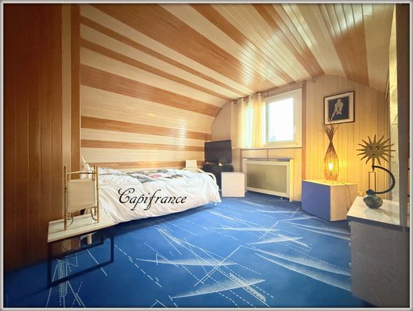 Maison non mitoyenne à vendre 5 pièces + garage 2 VL