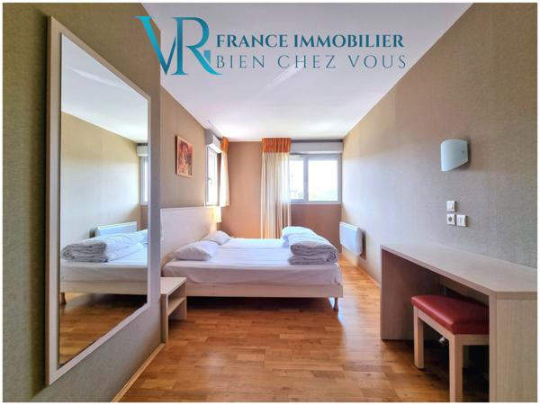 Divonne-les-Bains (01220) APPARTEMENT 3 PIECES (T3) DUPLEX 74 M² – MEUBLÉ & HORS BAIL COMMERCIAL