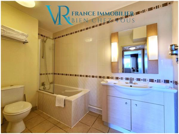 Divonne-les-Bains (01220) APPARTEMENT 3 PIECES (T3) DUPLEX 74 M² – MEUBLÉ & HORS BAIL COMMERCIAL